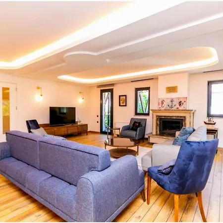 House Sapphire * Μαρμαρίς